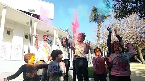 Jaén le dice 'Holi' a la primavera