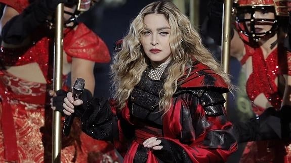 Madonna enfurece a sus fans por llegar dos horas tarde a un concierto