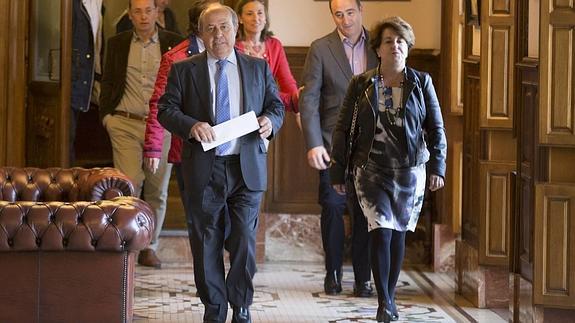 Dos caminos para elegir el nuevo alcalde