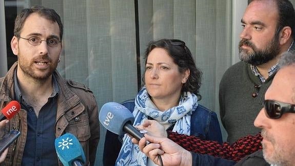 IU ve "urgente" expulsar al PP de la alcaldía y pide a C's que "no juegue a imponer vetos"