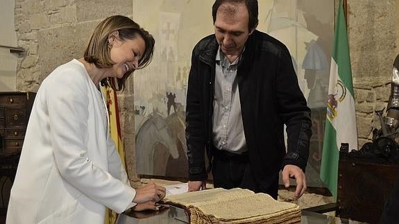 El Archivo Histórico expone documentos firmados por Cervantes a su paso por Jaén en 1592