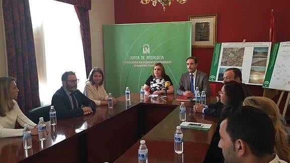 López anuncia el inicio de las obras de la A-6052 en Santiago de Calatrava