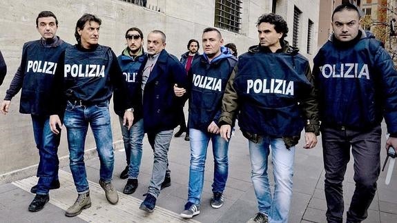 Camorristas con acné