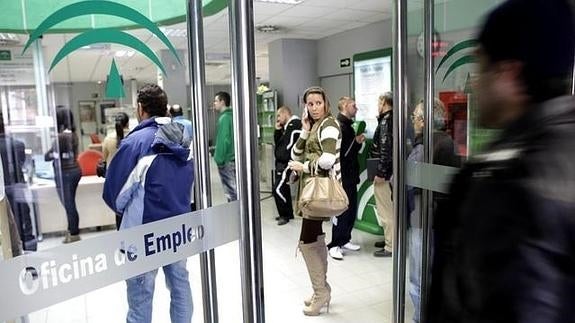 Los funcionarios tendrán un 'botón del pánico' en su puesto de trabajo