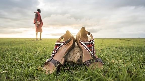 Con las manos de las masái