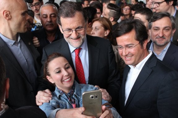 Festival de selfies y abrazos