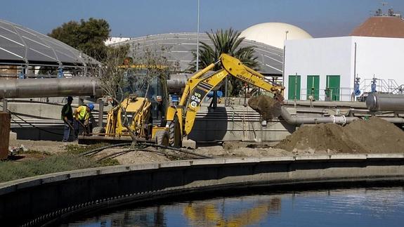 El Defensor insta a la Junta a limpiar el Andarax y le pide la relación de municipios que no depuran