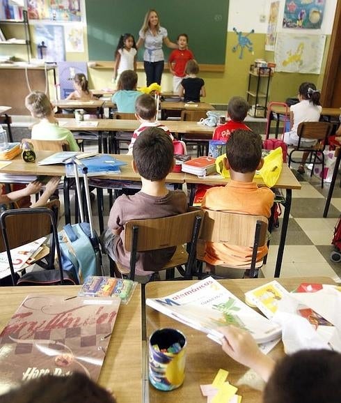 Los maestros de 55 aulas de Infantil y Primaria dan clases con más alumnos de los permitidos