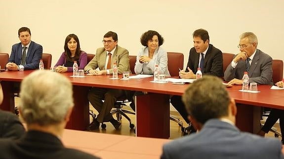 Los empresarios también apuestan por el acelerador de partículas