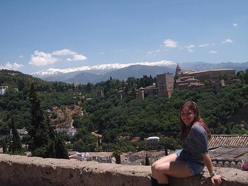De la ciudad de la Alhambra a codearse con un premio Nobel