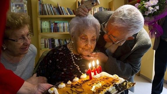Ana es la persona más longeva en la historia de España con 114 años