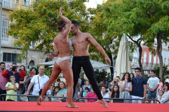 Almería disfruta de otra Noche en Blanco más