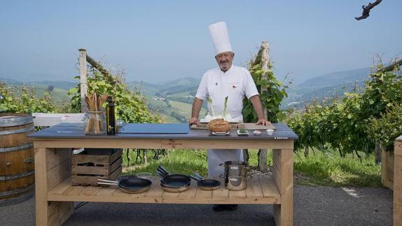 Cosentino acompaña a Karlos Arguiñano en su andadura veraniega