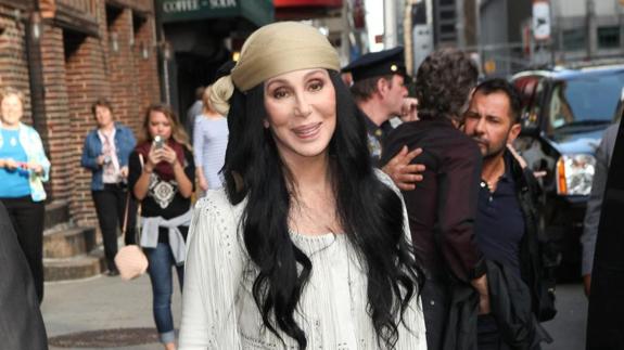 Cher se está muriendo, según medios de comunicación en Francia