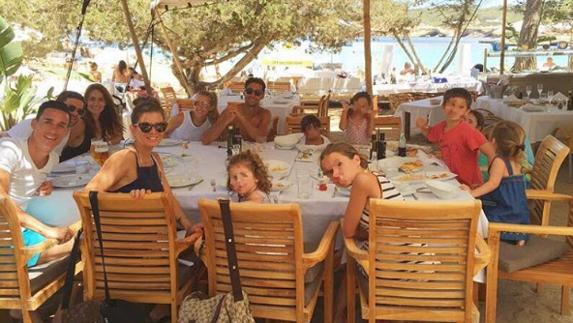 Xabi Alonso, Arbeloa y Callejón, juntos de vacaciones familiares en Ibiza
