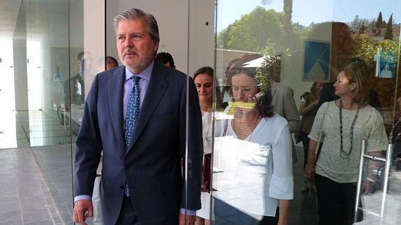 Méndez de Vigo confía en alcanzar gran pacto por la educación tras las elecciones