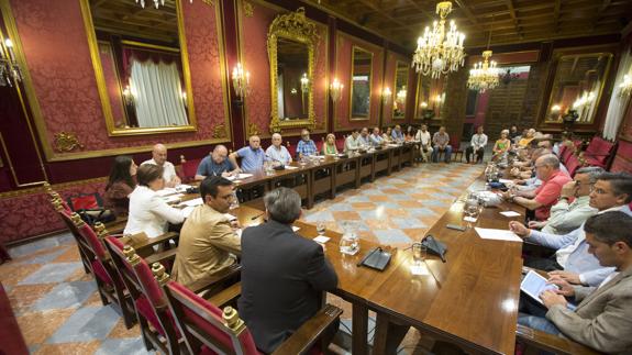 Frente común para que Fomento acelere los trámites de la llegada del AVE a Granada