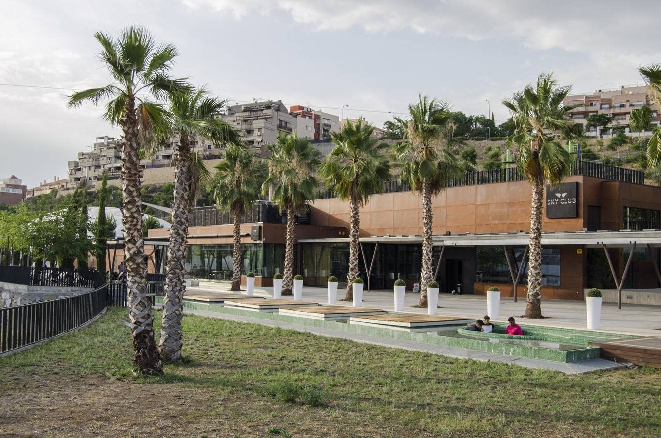 El Ayuntamiento desautoriza la reapertura de la discoteca del Serrallo