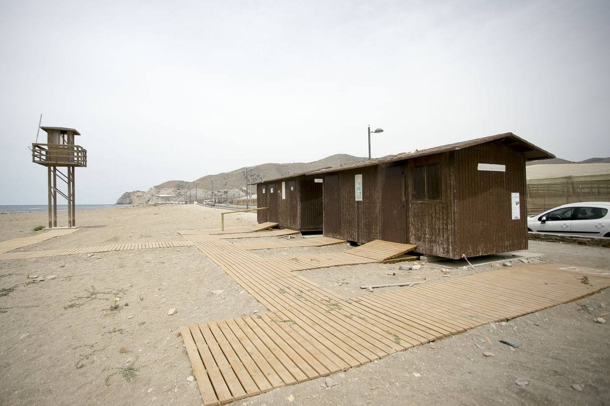 «No sé nadar y si hubiera socorristas me sentiría mucho más seguro»