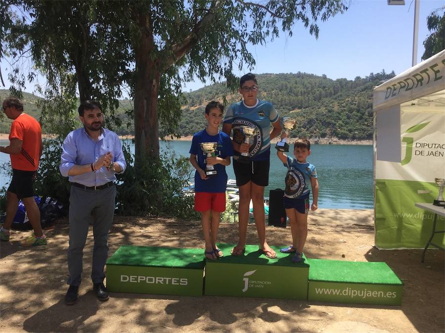 60 personas participan en la Travesía a Nado por los pantanos de la provincia