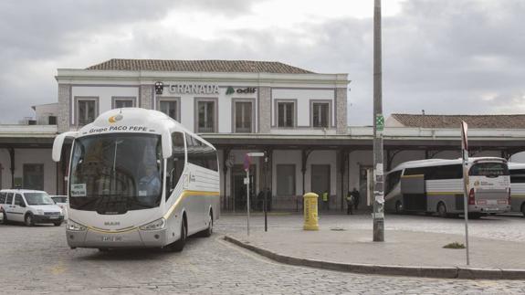 El Parlamento pide por unanimidad que el Ministerio de Fomento restablezca el tráfico ferroviario