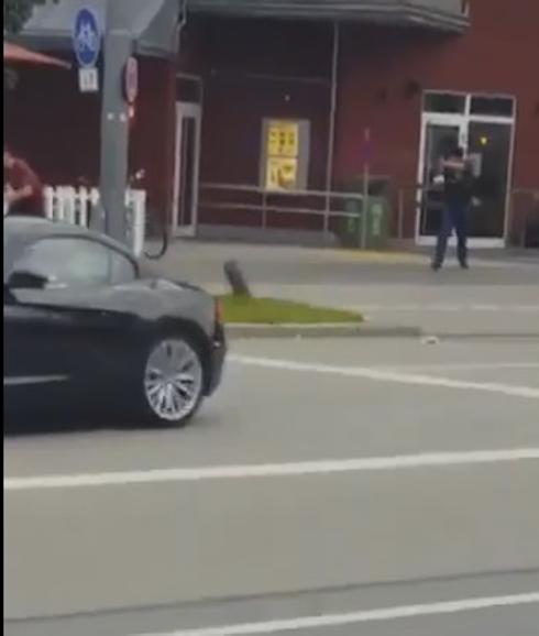 Vídeo del momento en el que empieza el tiroteo en Múnich: imágenes del posible atacante