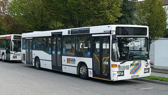 Un niño de 11 años roba un autobús en Alemania y engaña a todos los pasajeros