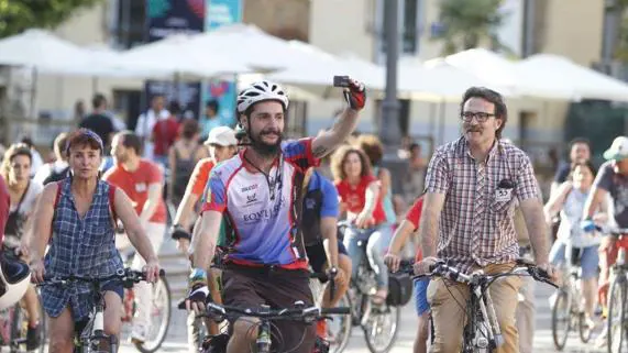 Un español sin parte del aparato digestivo recorre Latinoamérica en bici tras superar un cáncer
