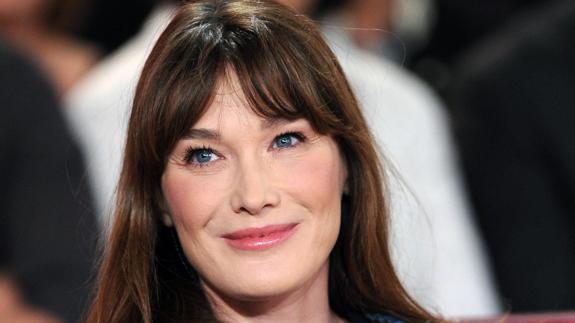 Carla Bruni se chiva, según Hollande