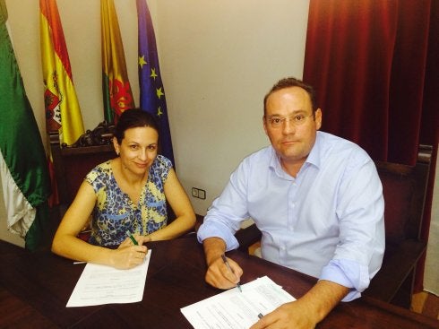 El PSOE de Lopera alerta de «la parálisis por la pinza IU-PP»