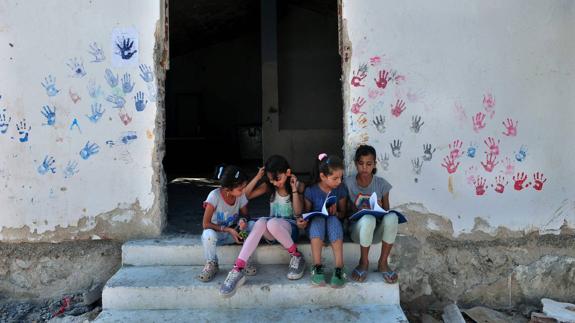 Niños de la guerra a la espera de un papel