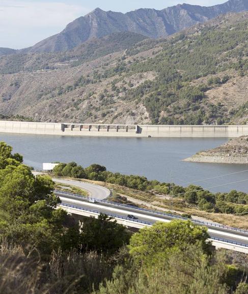 Málaga y Almería piden una 'autovía del agua' que conecte sus cuencas con Rules