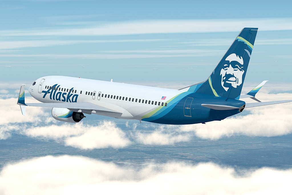 Desvían un avión para detener a un hombre que quería abrir la puerta en pleno vuelo