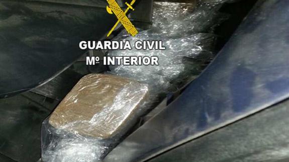 A prisión un hombre que circulaba por la autovía A-4 con 13 kilos de hachís