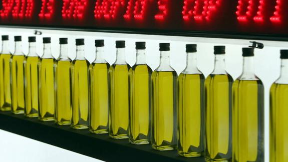 FACUA detecta diferencias de hasta el 126% en los precios del aceite de oliva