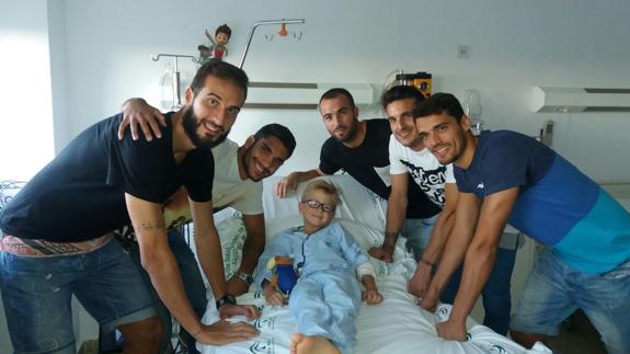 Evoluciona favorablemente el niño herido tras caer de una grada en el estadio de la Victoria