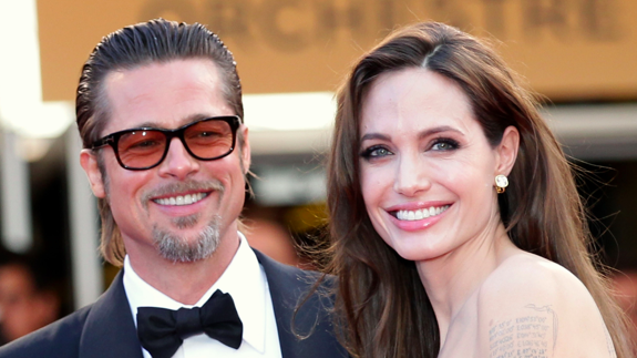 Oficial: Angelina Jolie le pide el divorcio a Brad Pitt