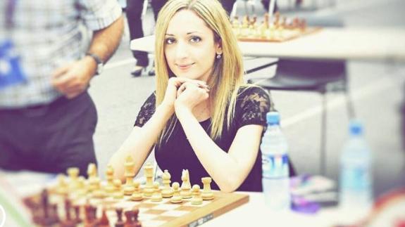 La campeona de ajedrez de EE.UU se niega a jugar con hiyab en Irán