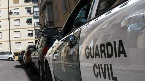 Hallan el cadáver semidesnudo de un hombre en una cueva de Ibiza