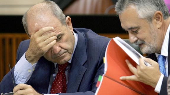 La Junta pide el archivo de la causa contra Griñán y Chaves en el 'caso ERE'