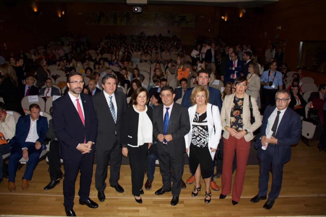 Expertos analizan la necesidad de prevenir la dependencia y promover la autonomía de los mayores