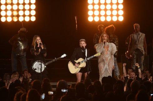 Beyoncé reina también en la gala de la música country