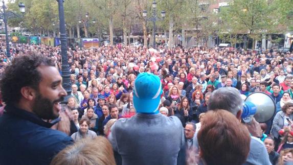 Unas 35.000 personas vuelven a clamar por #2hospitalescompletos en Granada
