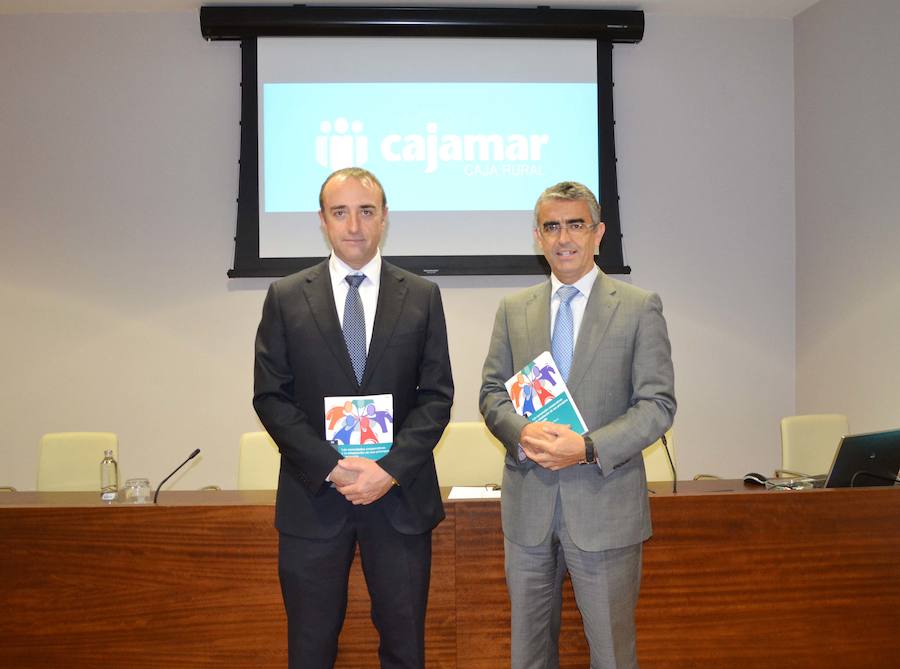 Cajamar profundiza en el potencial competitivo de las empresas cooperativas en la economía global