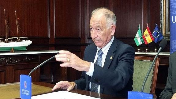 El presidente del PP de Almería se dio a sí mismo como alcalde de Roquetas una licencia para urbanizar