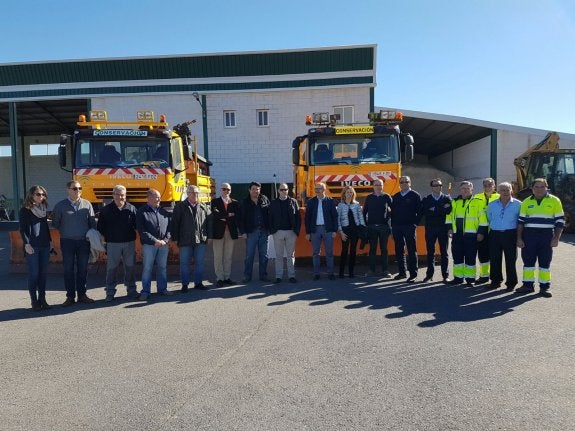 Más de 80 técnicos y 30 máquinas garantizan la seguridad vial en las carreteras de Almería