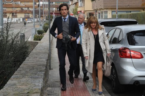 Feliciano ofrece 200 euros a Alba Carrillo