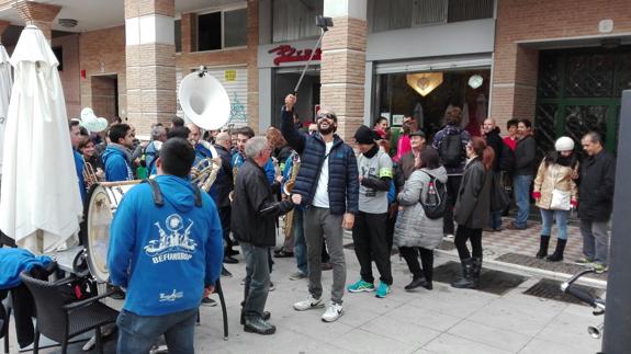 En directo | Granada vuelve a salir a la calle para pedir "dos hospitales completos"