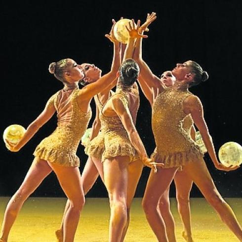 Las gimnastas repiten burbujas por Navidad
