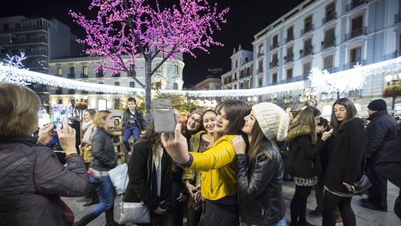 1,5 millones de 'leds' iluminan la Navidad de Granada